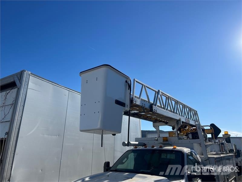 Ford 41 35 ft on  Ford F-450 XL 4x2 Van Mounted Aerial  Моторизирани платформи с талига
