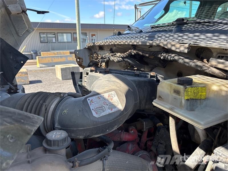 Ford Altec LR756 56 ft on Ford F-750 XL 4x2 Forestry C Camion nacelle