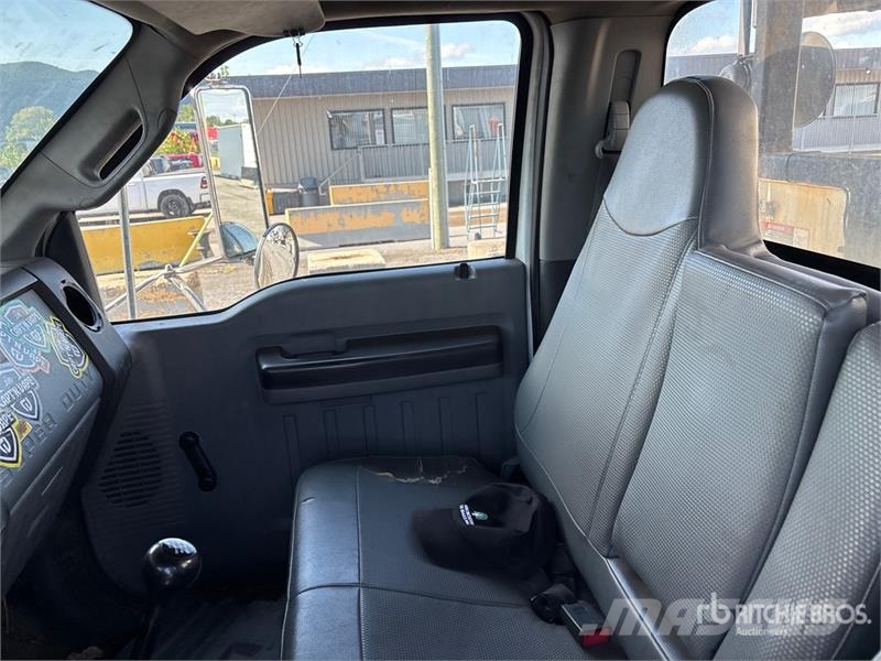 Ford Altec LR756 56 ft on Ford F-750 XL 4x2 Forestry C Camion nacelle