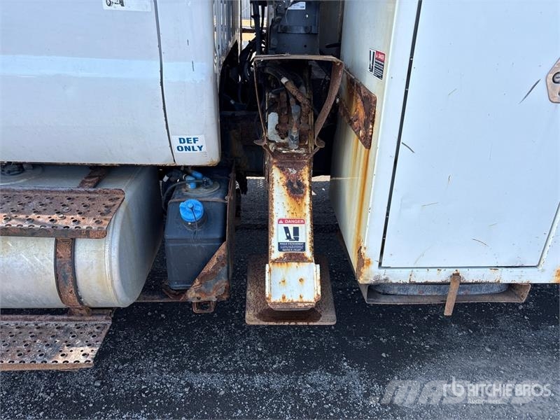 Ford Altec LR756 56 ft on Ford F-750 XL 4x2 Forestry C Camion nacelle