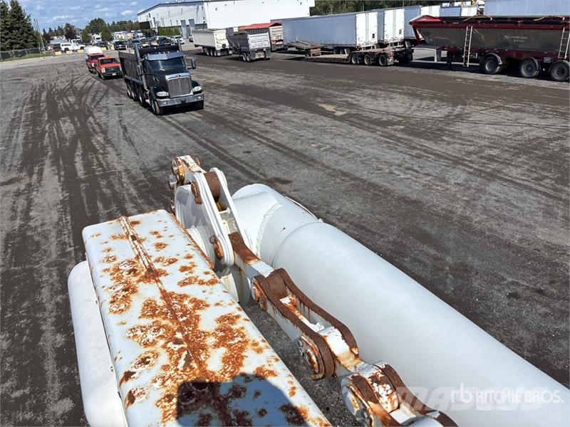 Ford Altec LR756 56 ft on Ford F-750 XL 4x2 Forestry C Camion nacelle
