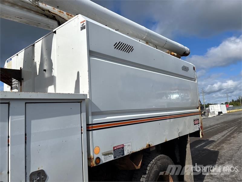 Ford Altec R756 56 ft on Ford F-750 XL 4x2 Forestry Ch Auto košare