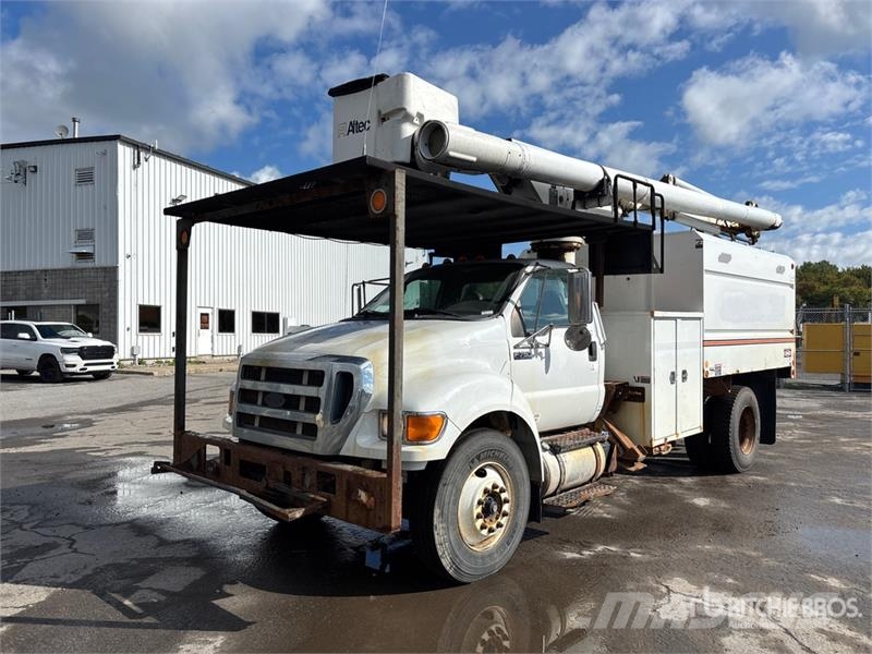Ford Altec R756 56 ft on Ford F-750 XL 4x2 Forestry Ch Auto košare
