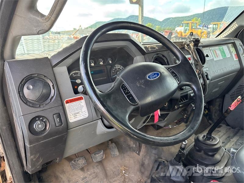 Ford Altec R756 56 ft on Ford F-750 XL 4x2 Forestry Ch Auto košare