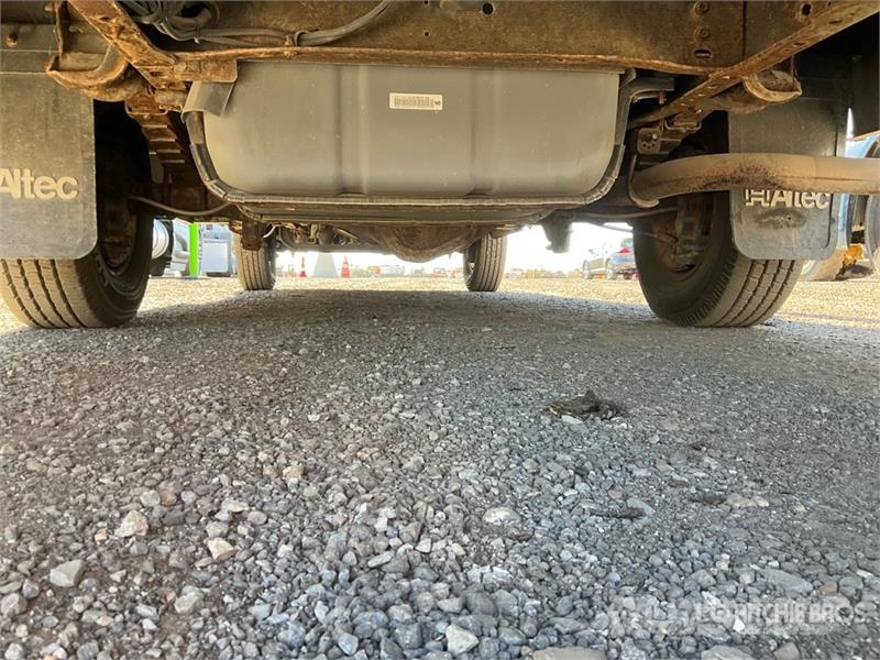 Ford AT200A 32 ft on Ford E-350 4x2 Van Mounted Aerial  Pacēlāji uz automašīnas bāzes