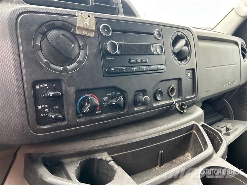 Ford E-150 Dostavna vozila / kombiji