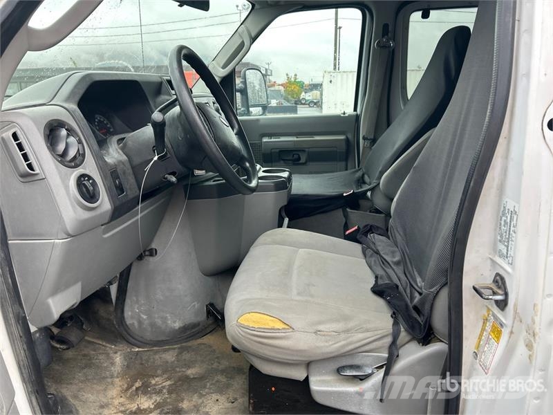 Ford E-150 Dostavna vozila / kombiji