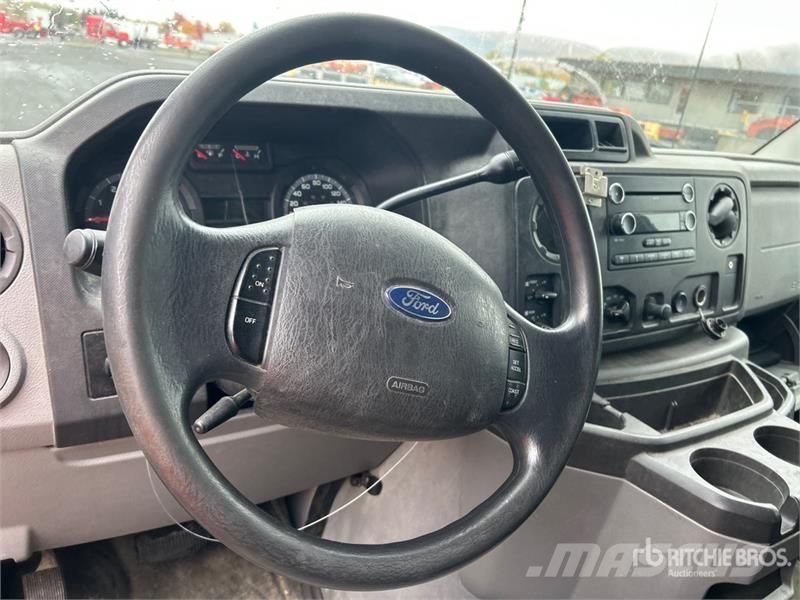 Ford E-150 Dostavna vozila / kombiji