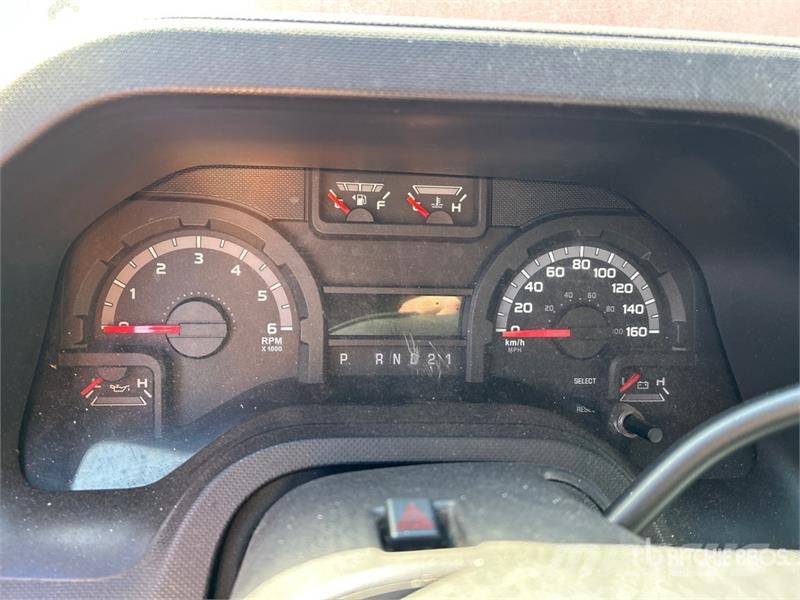 Ford E-250 Panel vans