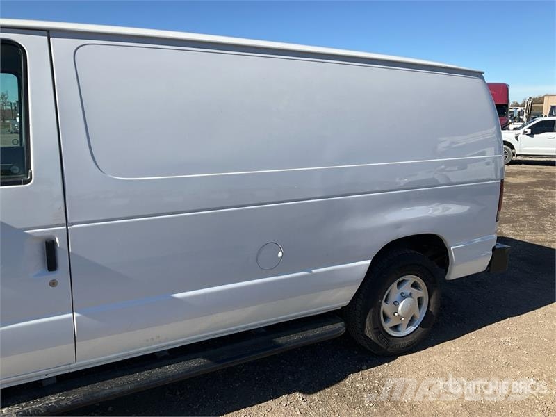 Ford E-250 Carrinhas de caixa fechada