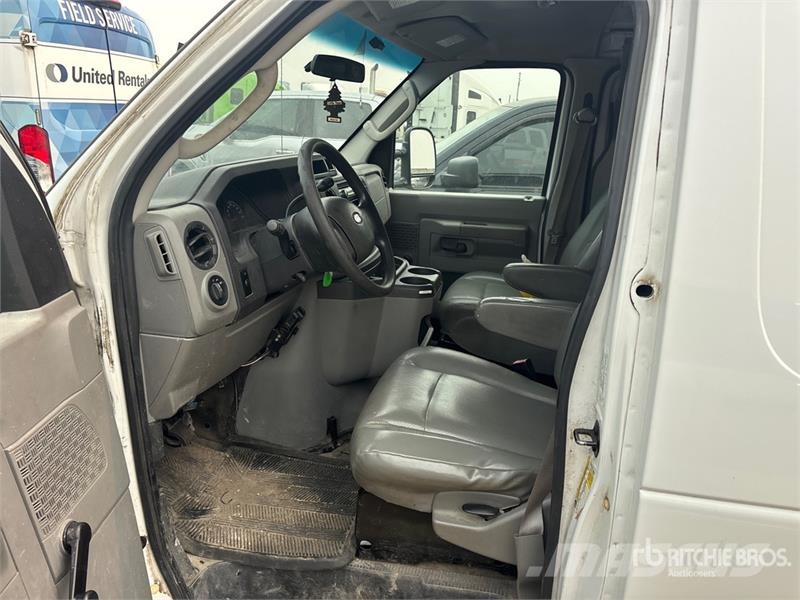 Ford E-250 Dostavna vozila / kombiji