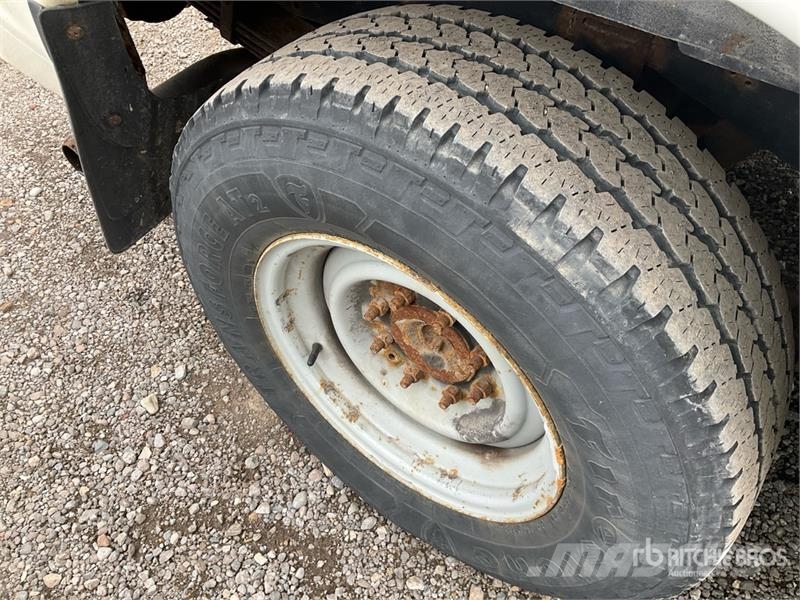 Ford E-250 Панельні фургони