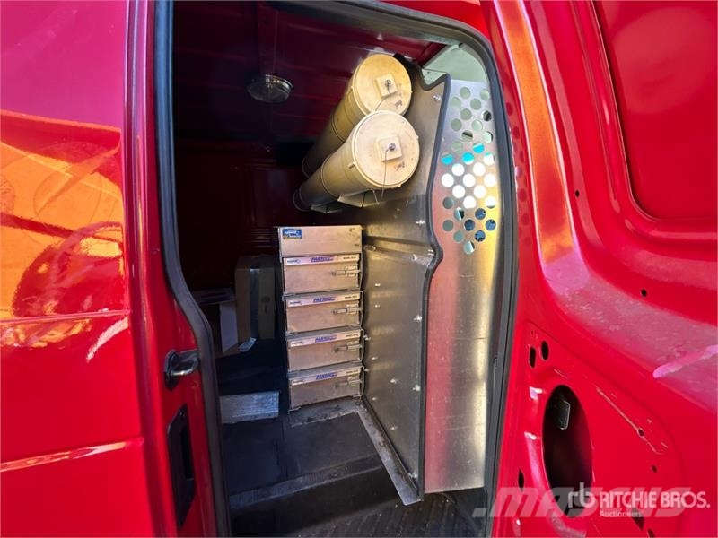 Ford E-250 Dostavna vozila / kombiji