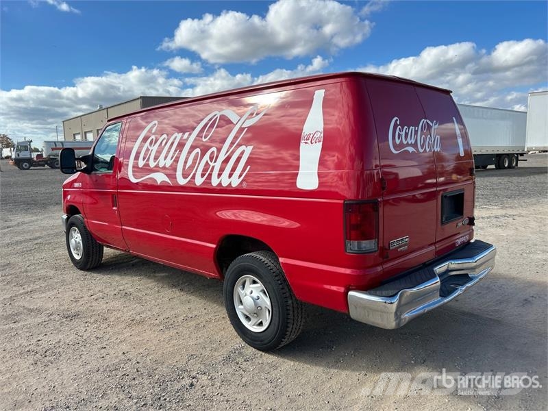 Ford E-250 Panel vans