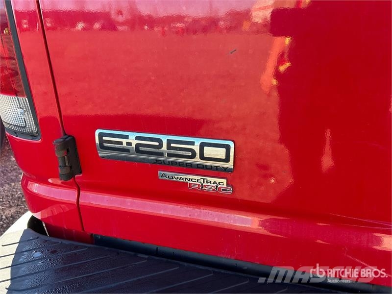 Ford E-250 Dostavna vozila / kombiji