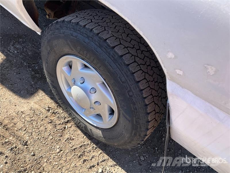 Ford E-250 大型面包车