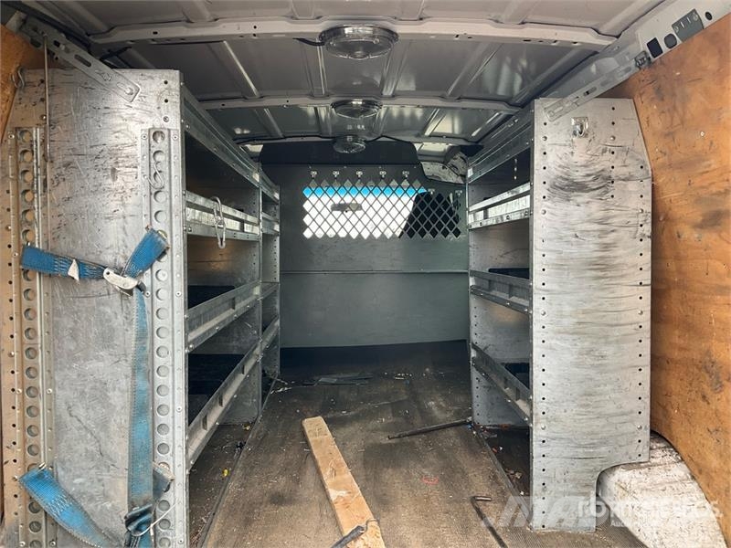 Ford E-250 Панельні фургони