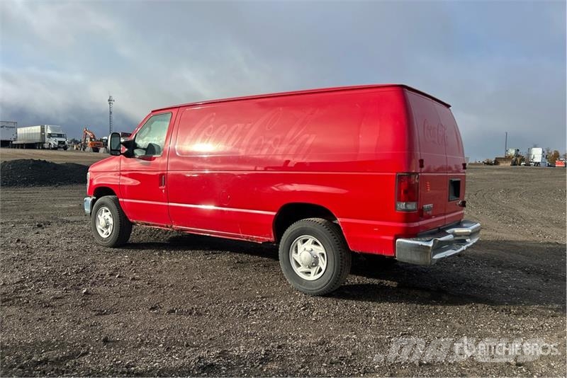 Ford E-250 Panel vans