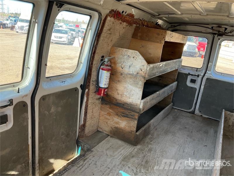 Ford E-250 Carrinhas de caixa fechada