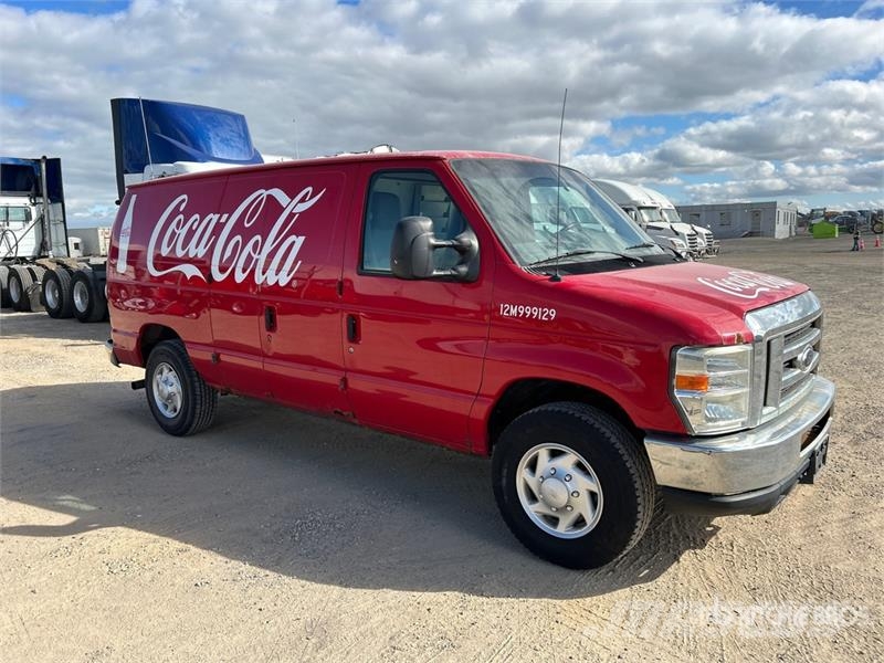 Ford E-250 Panel vans