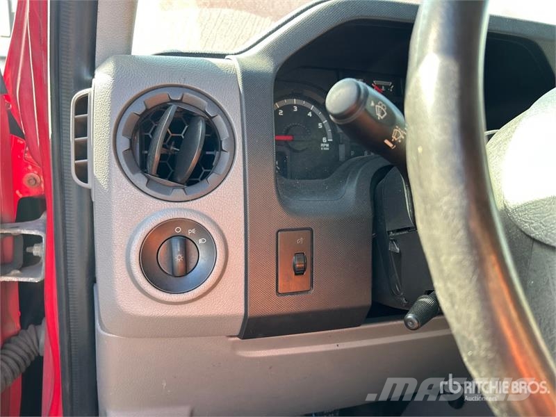 Ford E-250 Panel vans