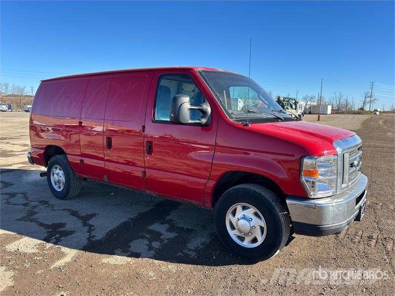 Ford E-250 Dostavna vozila / kombiji
