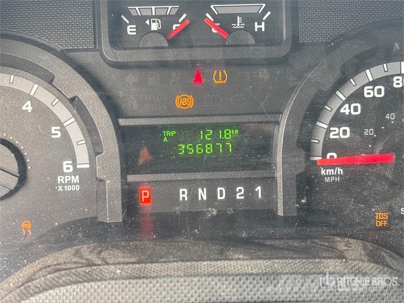 Ford E-250 Dostavna vozila / kombiji