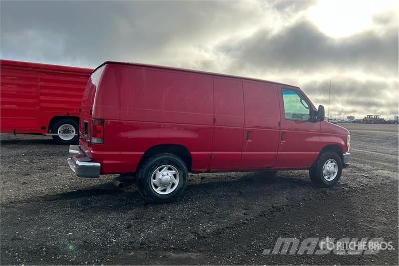Ford E-250 Panel vans
