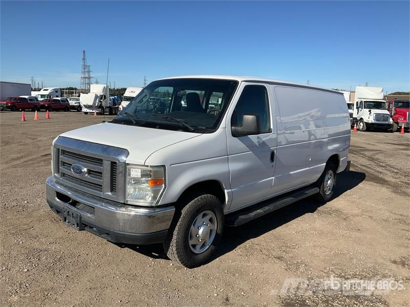 Ford E-250 Carrinhas de caixa fechada