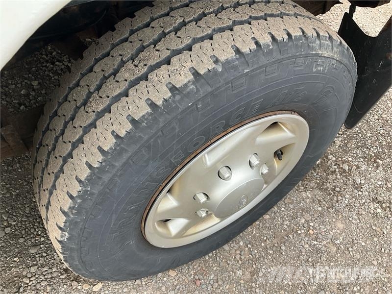 Ford E-250 Панельні фургони