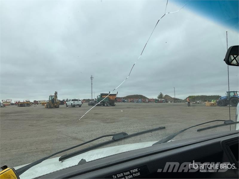 Ford E-250 Панельні фургони