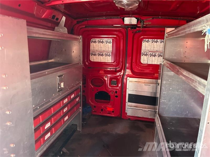 Ford E-250 Panel vans