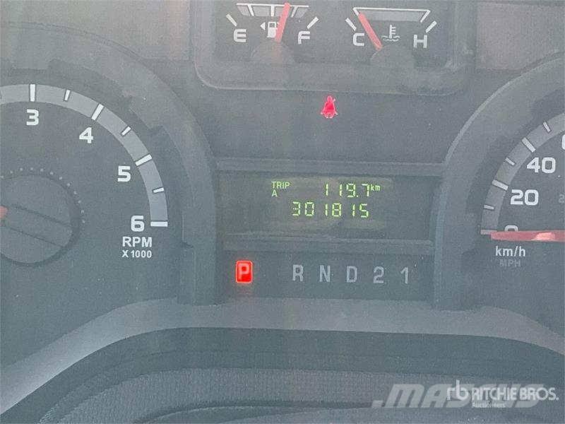 Ford E-250 Carrinhas de caixa fechada