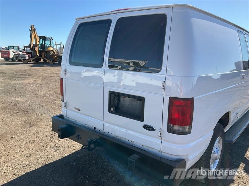 Ford E-250 Carrinhas de caixa fechada