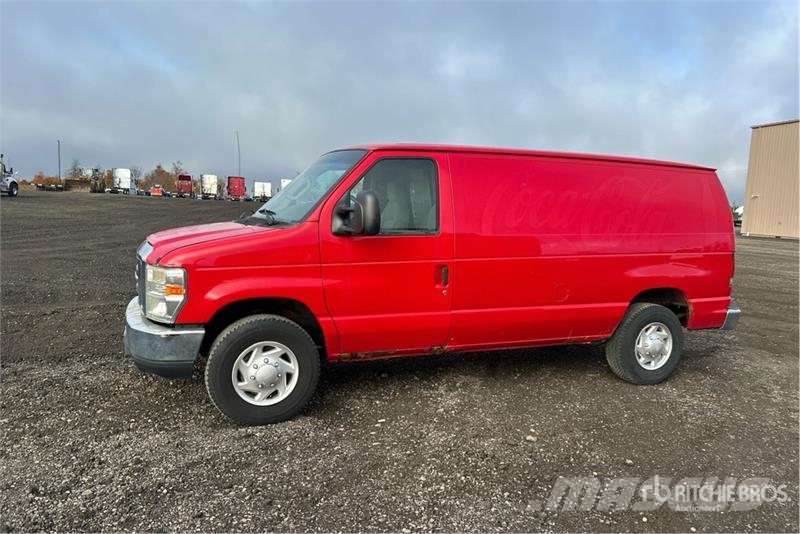 Ford E-250 Panel vans