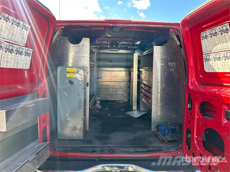 Ford E-250 Panel vans