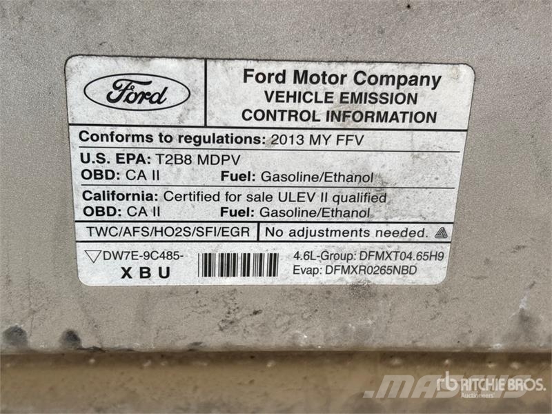 Ford E-250 大型面包车