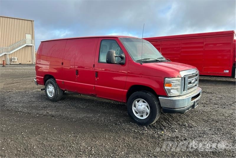 Ford E-250 Panel vans