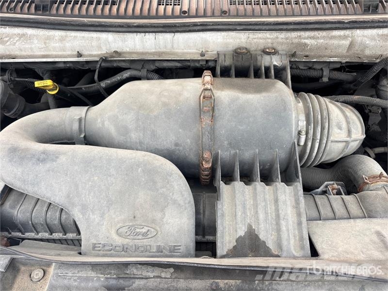 Ford E-250 Dostavna vozila / kombiji
