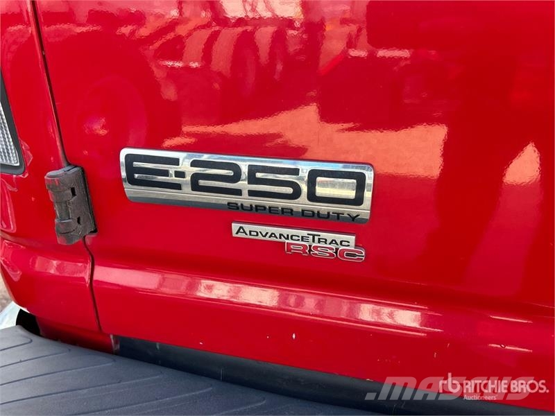 Ford E-250 Panel vans