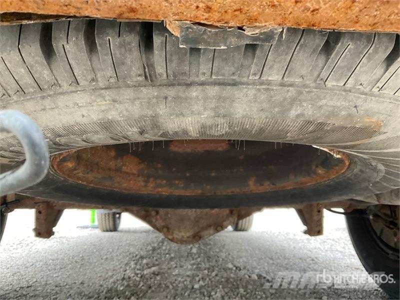 Ford E-250 Панельні фургони