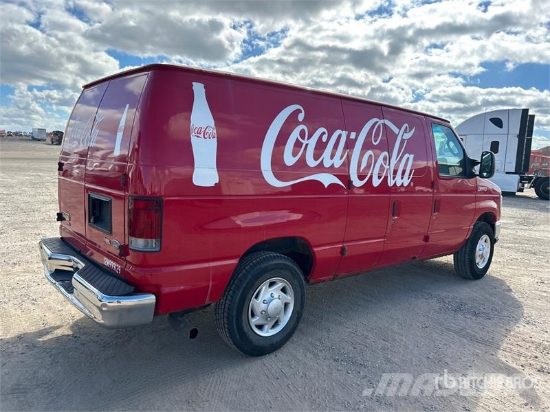 Ford E-250 Panel vans