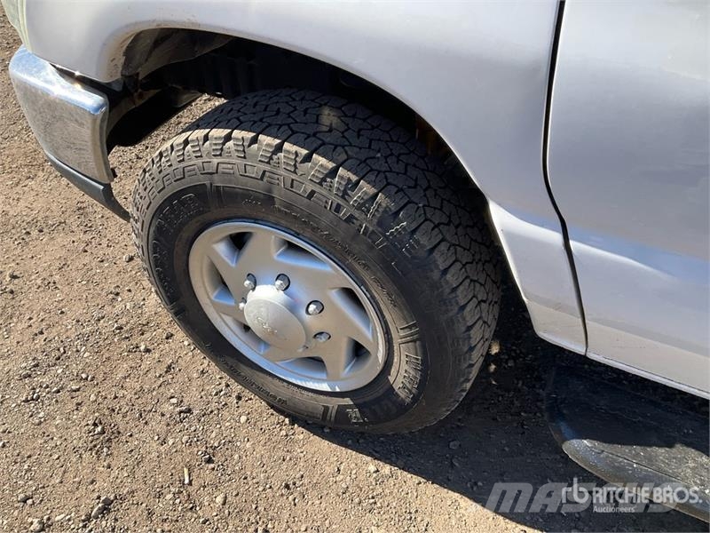 Ford E-250 Carrinhas de caixa fechada