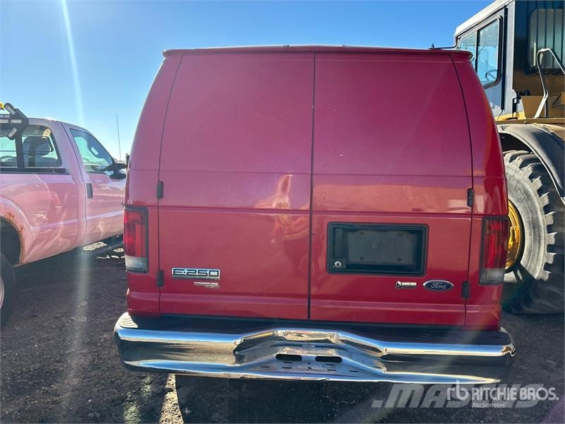Ford E-250 Dostavna vozila / kombiji