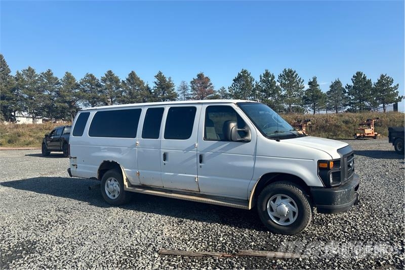 Ford E-350 Transporterek