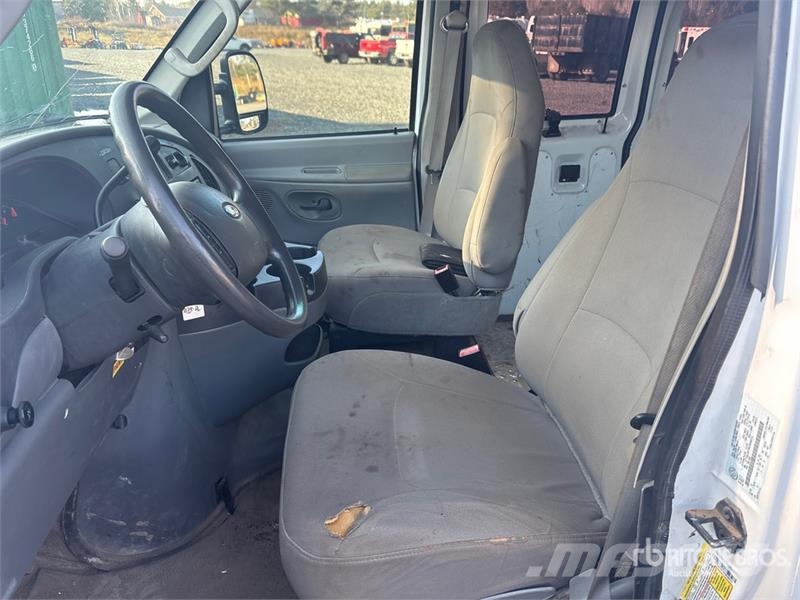 Ford E-350 Transporterek