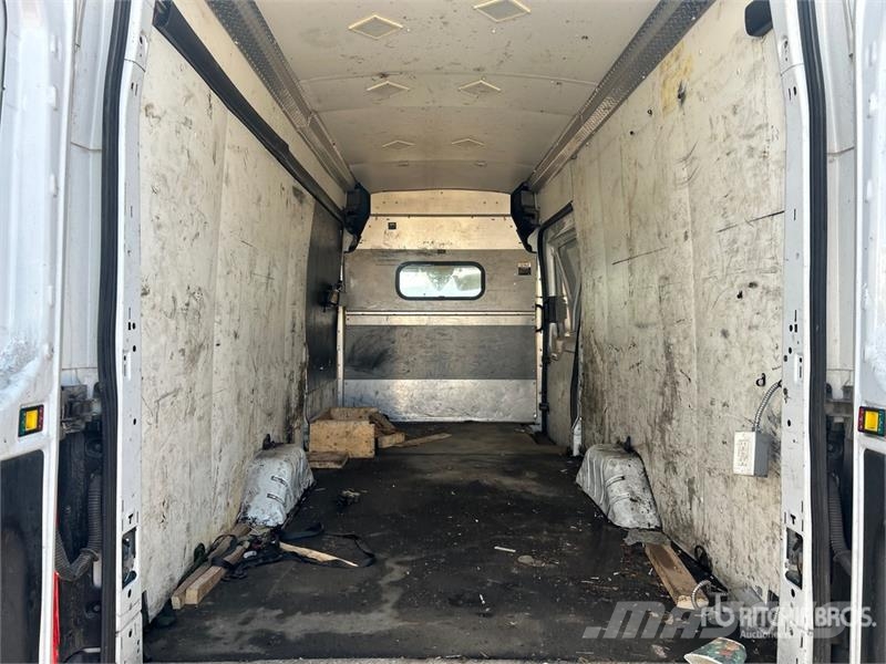 Ford E-350 Κλούβες με συρόμενες πόρτες