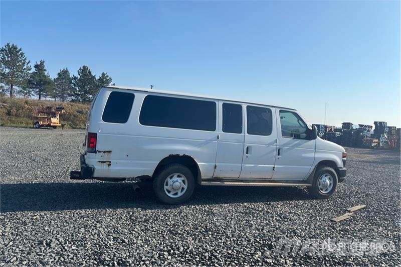 Ford E-350 Transporterek