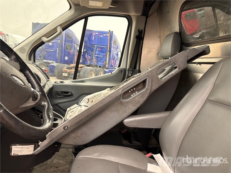 Ford E-350 Dodávky