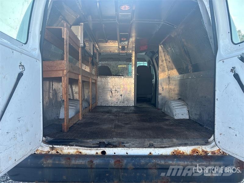 Ford E-350 Transporterek